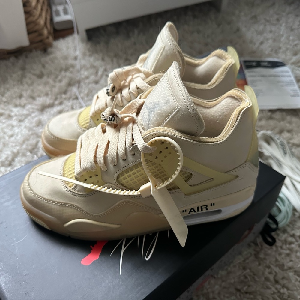 Jordan 4 Retro Off-White Sail (W 6.5)